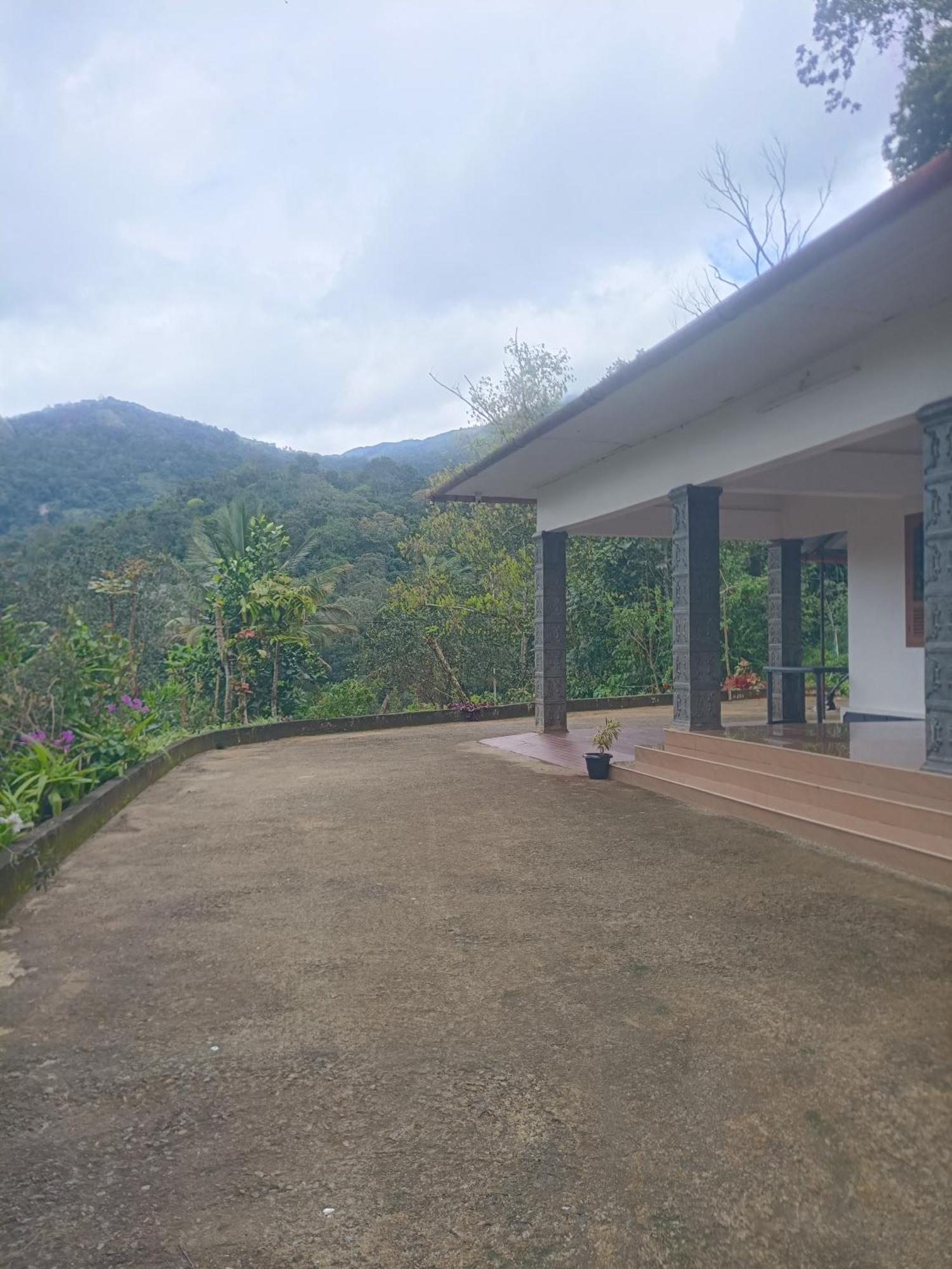 Anivilla Holiday Home Kunjithanny Anachal エクステリア 写真