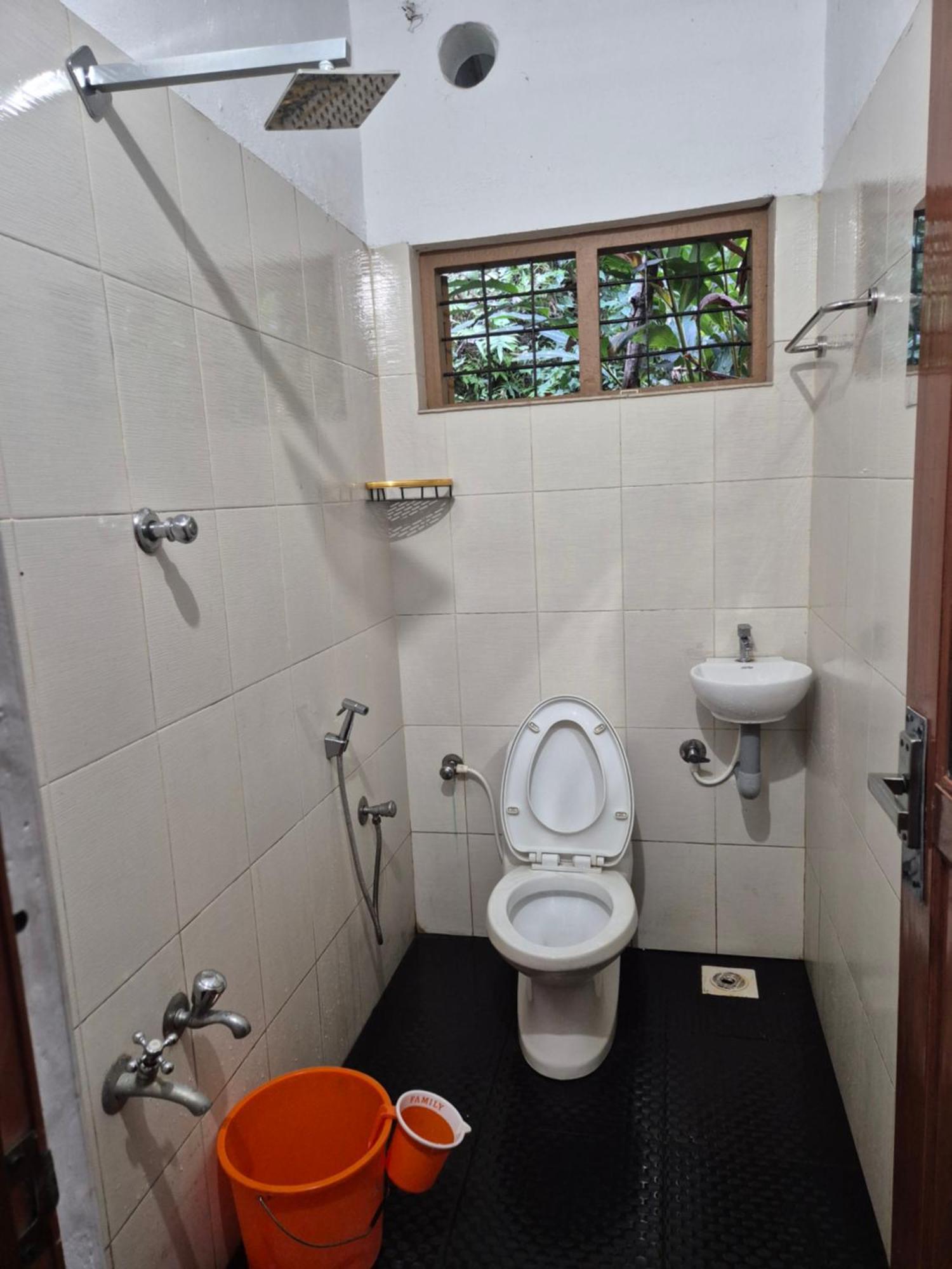 Anivilla Holiday Home Kunjithanny Anachal エクステリア 写真